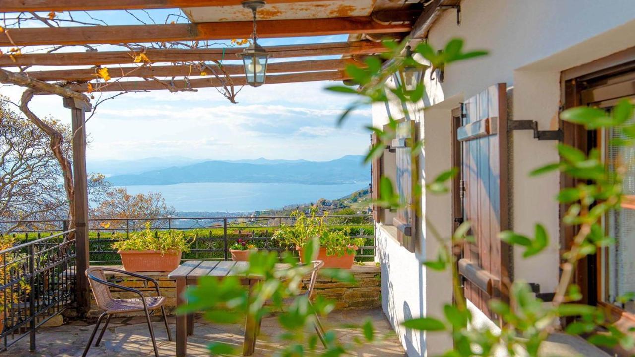 Apartament Chrissi Nefeli